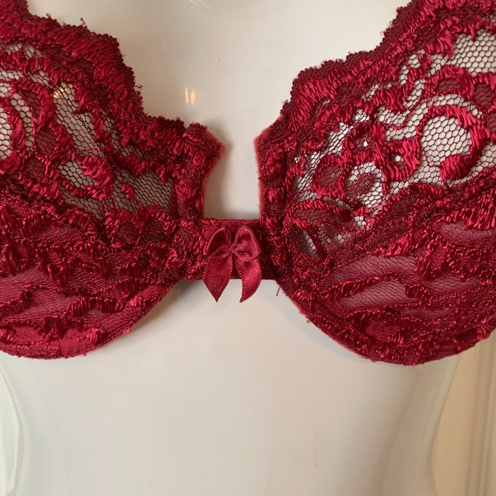 Vintage 90's Victoria's Secret Lace Demi Bra